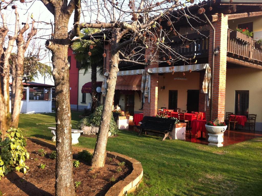 Manuela Le Quattro Coppe Hotel Desenzano del Garda Kültér fotó