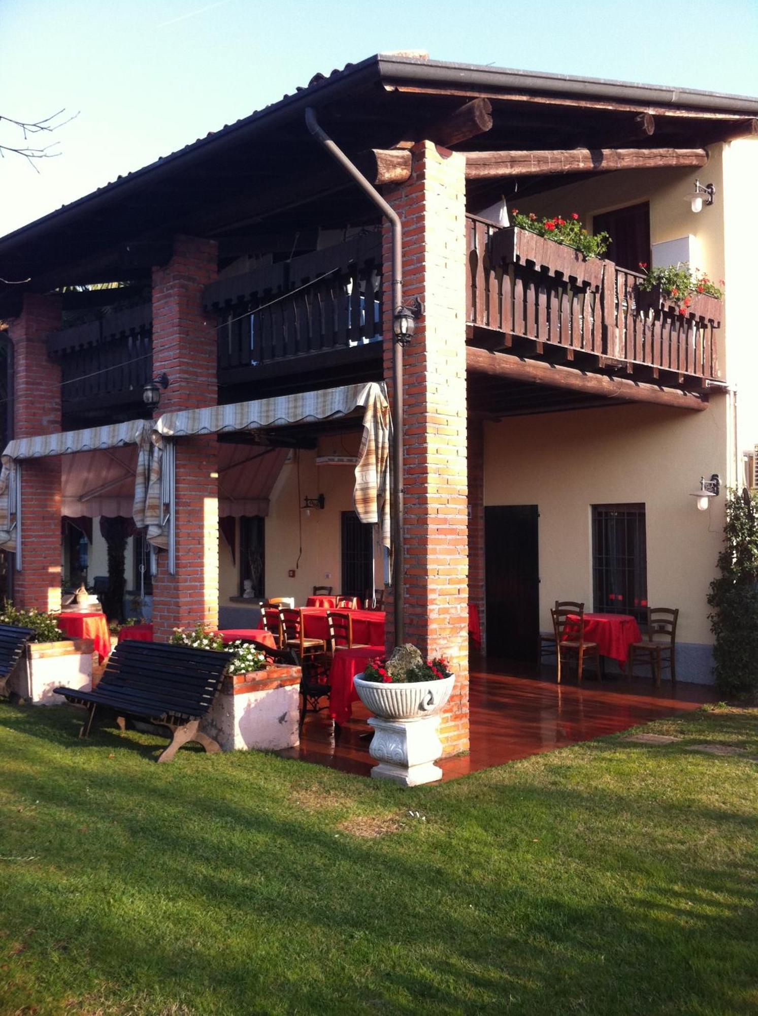 Manuela Le Quattro Coppe Hotel Desenzano del Garda Kültér fotó