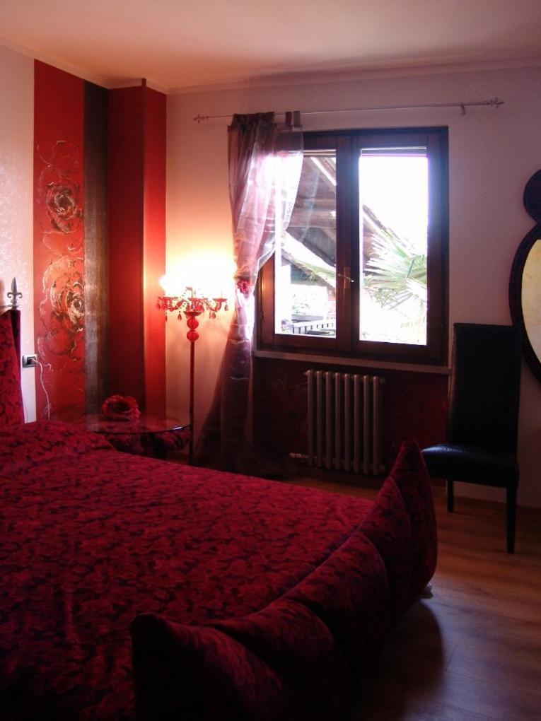 Manuela Le Quattro Coppe Hotel Desenzano del Garda Kültér fotó